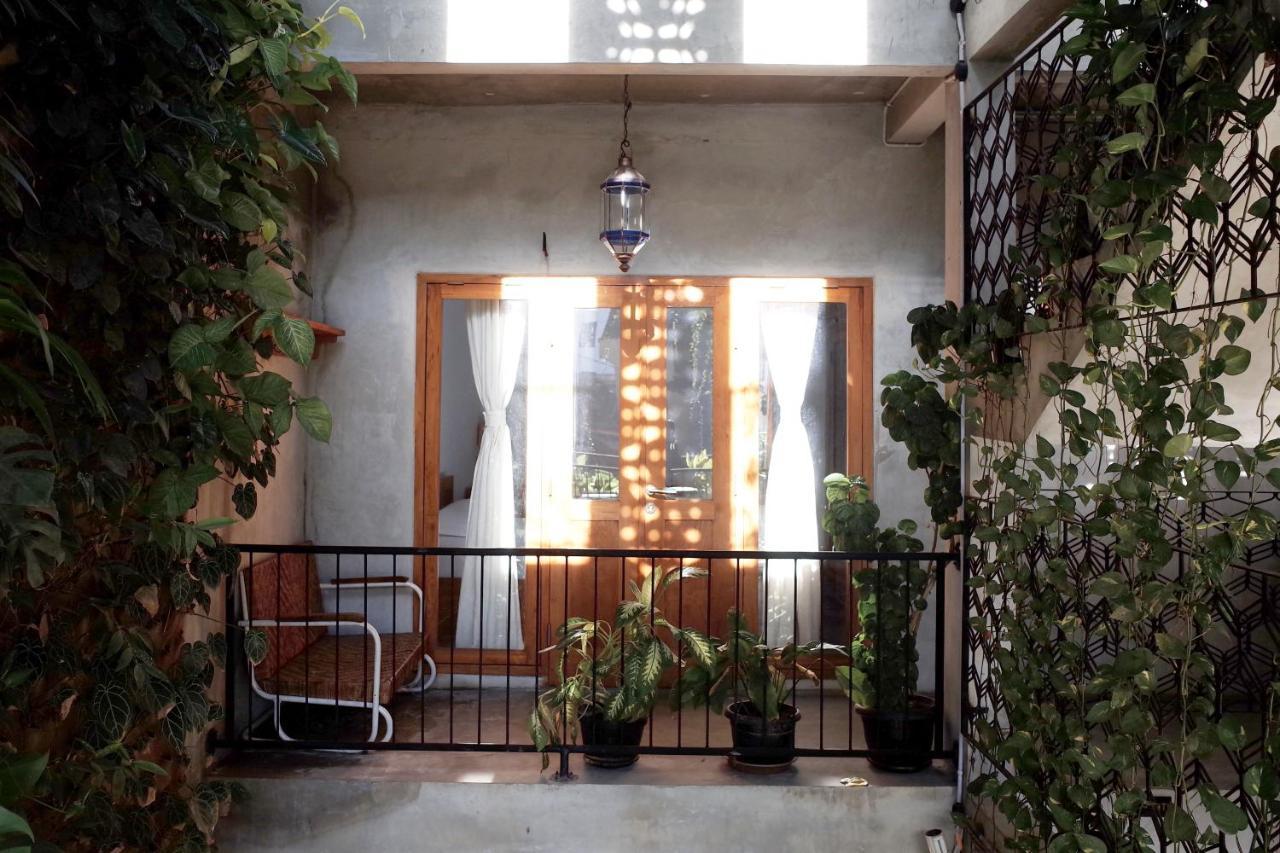 Pawon Cokelat Guesthouse Yogyakarta Exterior photo