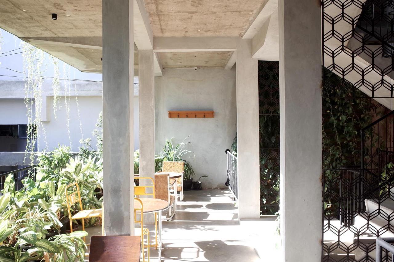 Pawon Cokelat Guesthouse Yogyakarta Exterior photo